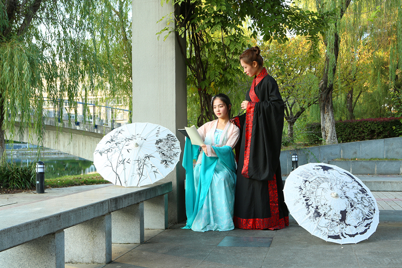 江苏海事职业技术91论坛
王安琪;南通大学 汪玉晨