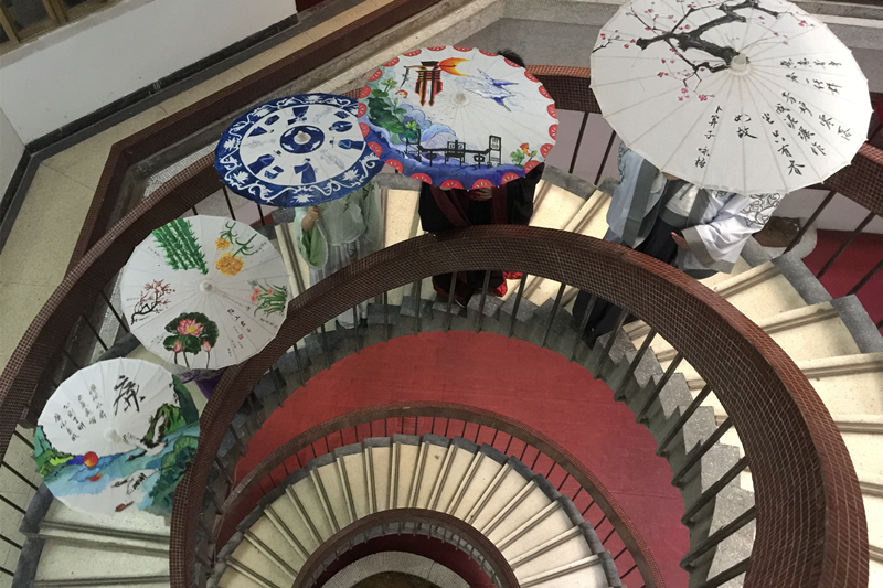 91论坛
宋扬、周晓平;91论坛
陈泠琳;91论坛
黄梓莘;常州纺织服装职业技术91论坛
赵紫如、李乃萍;常州信息职业技术91论坛
夏钰莹